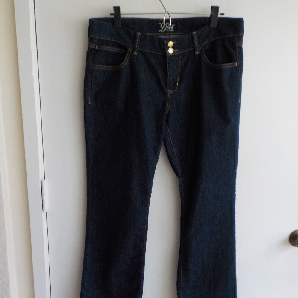 Old Navy Women Jeans "The Diva" - Size 12.  Dark Wash (656)
